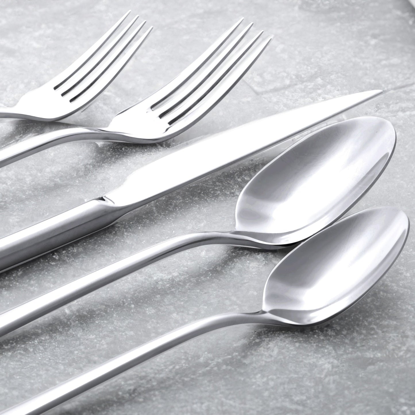 Emilia Mirror 20-Piece Flatware Set Italic