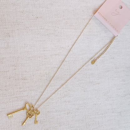 Secret Garden Key Necklace – Gold Plated | Vintage Shop Style & More | Fresh Looks, Everyday Deals & Free Shipping
