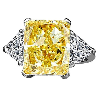 Three Stone 14K Gold Engagement Ring. 635R71337K-5CT
