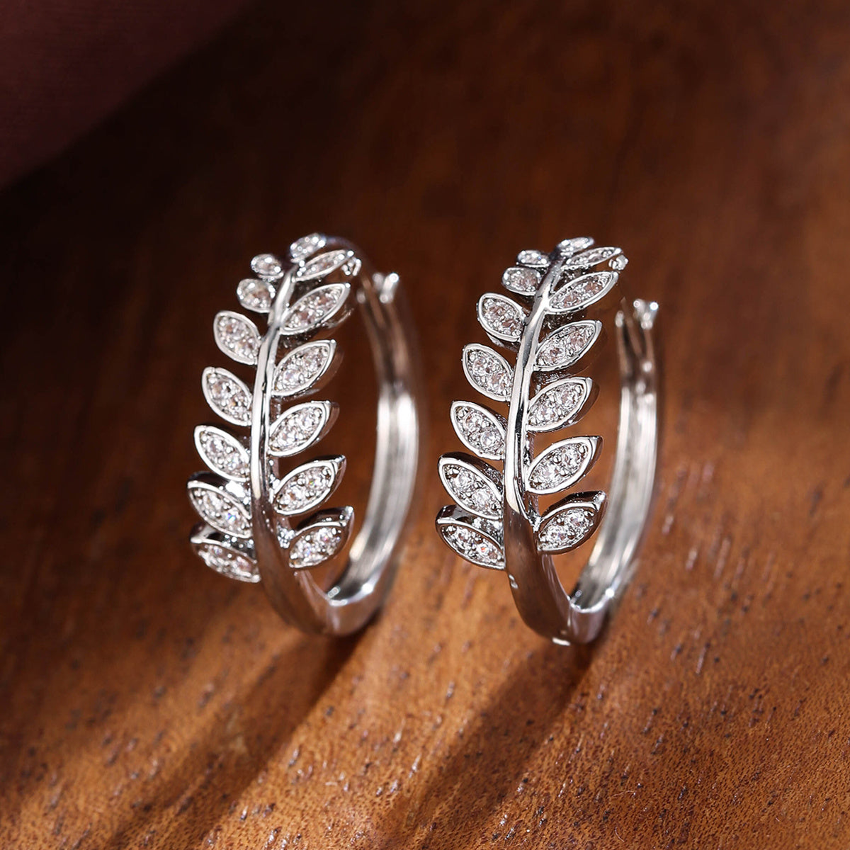 [1Pair Leaf Earrings] Zirconia Inlaid Leaf-Shaped Hoop Huggie Earrings for Women 1Pair Holiday Jewelry NovaCart