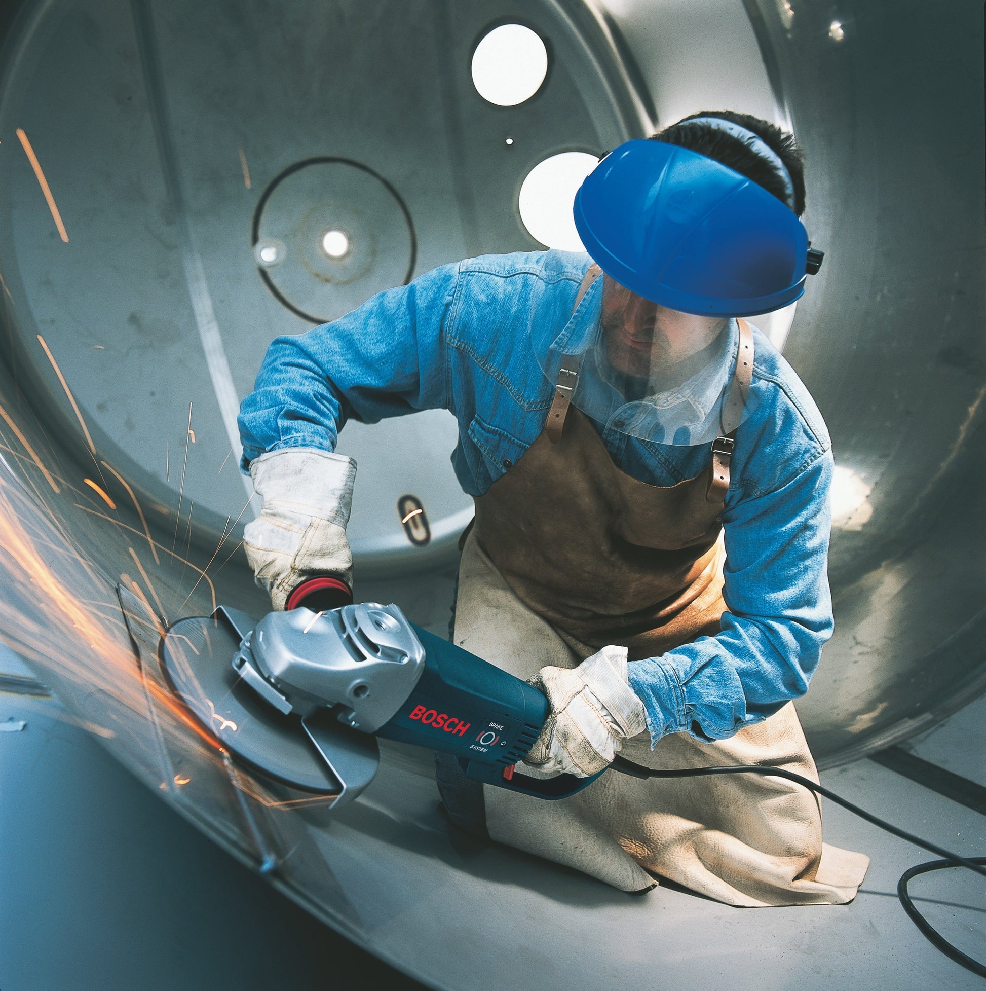 BOSCH 1893-6 9 In. 15 A Large Angle Grinder with Rat Tail Handle VM Hardware