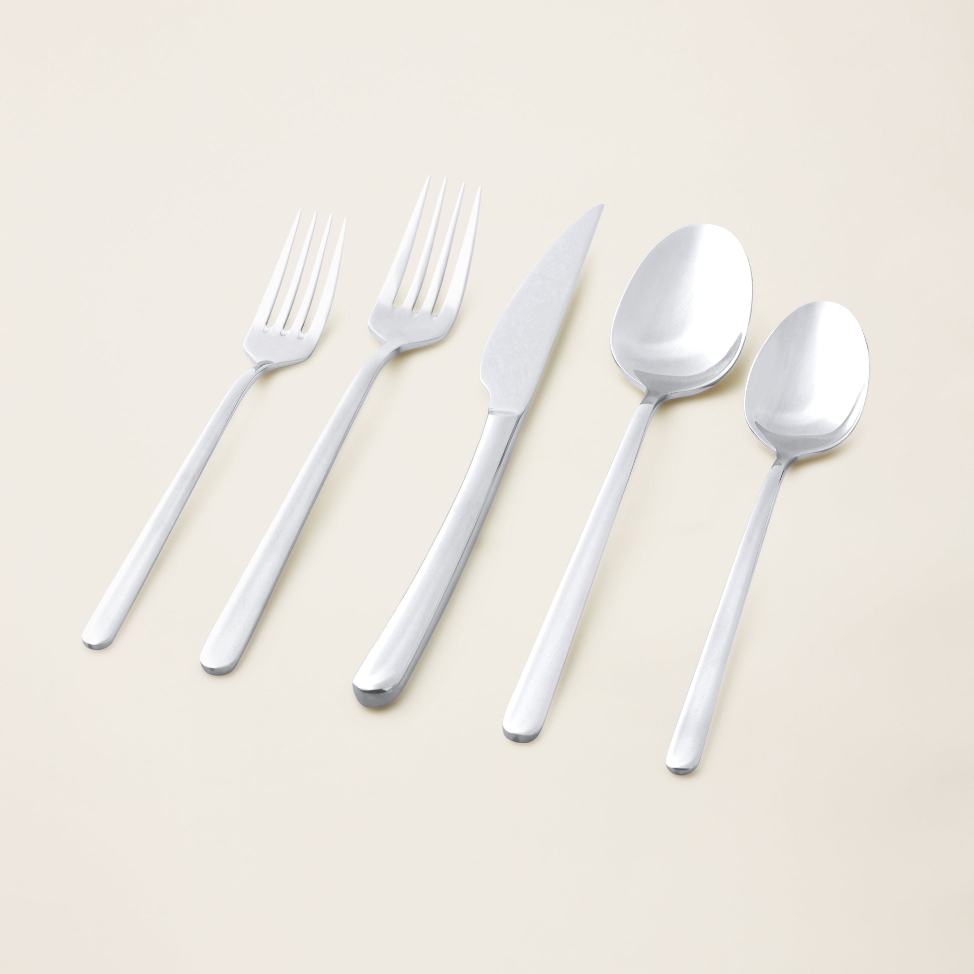 Emilia Mirror 20-Piece Flatware Set Italic