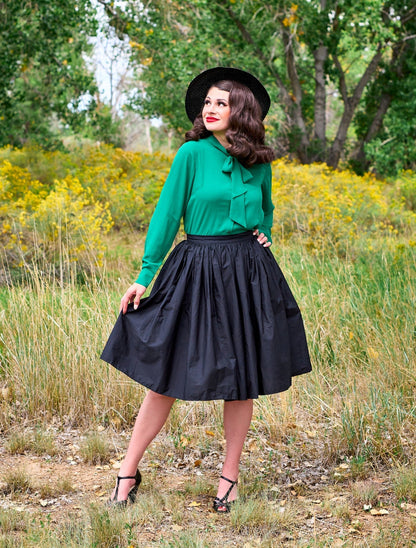 Peggy Swing Skirt in Black Retrolicious
