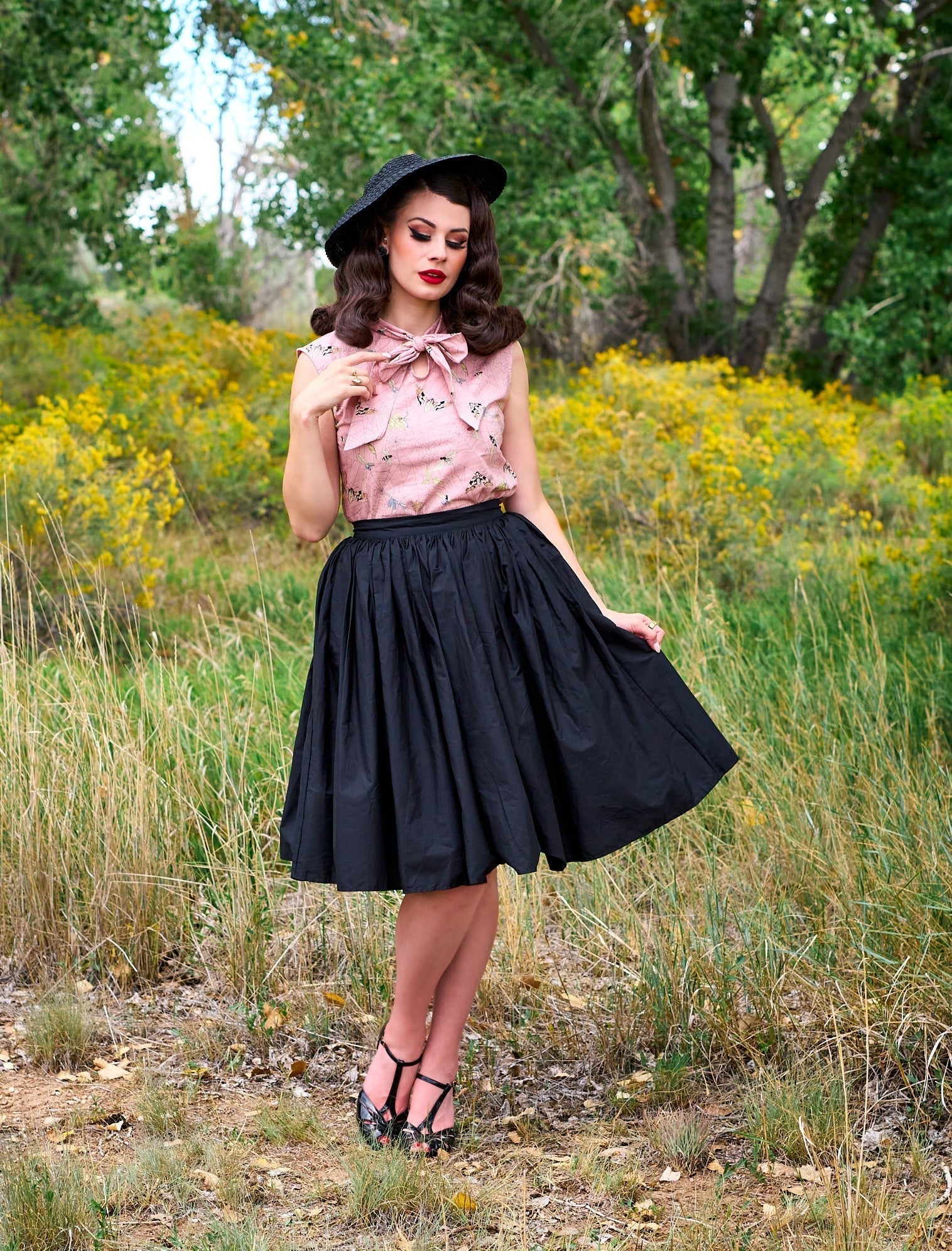 Peggy Swing Skirt in Black Retrolicious