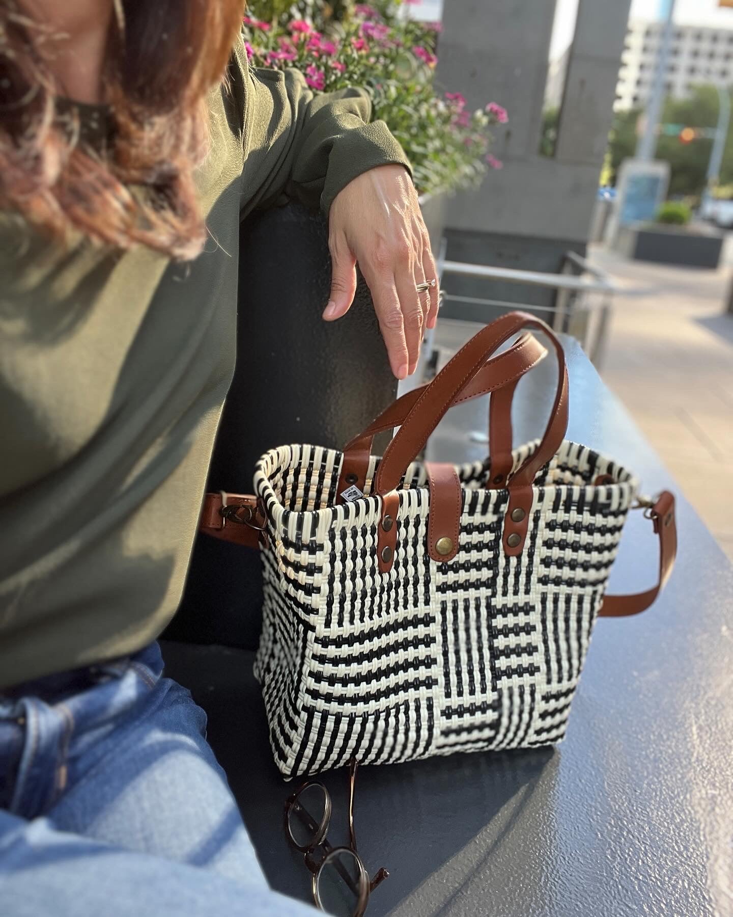 Vida Purse – Maroon, Gold & Beige Handwoven Purse with Leather Handles MexiMexi