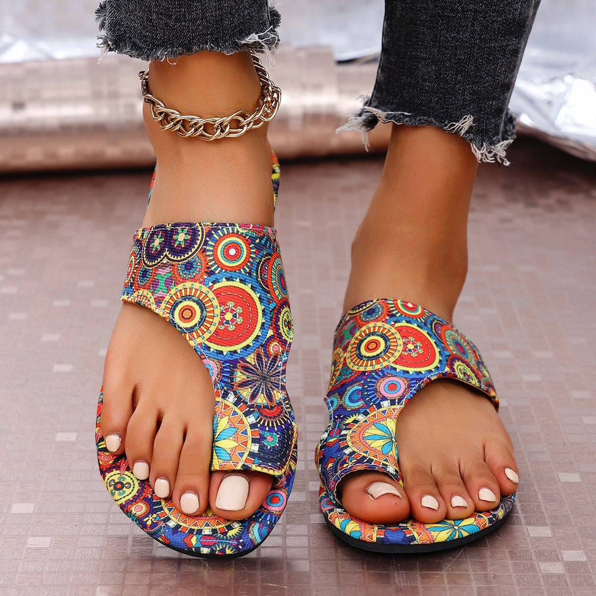 Womens Floral Flip-flops With A Flat Sole See size chart under “more details” The Fashion Celestial