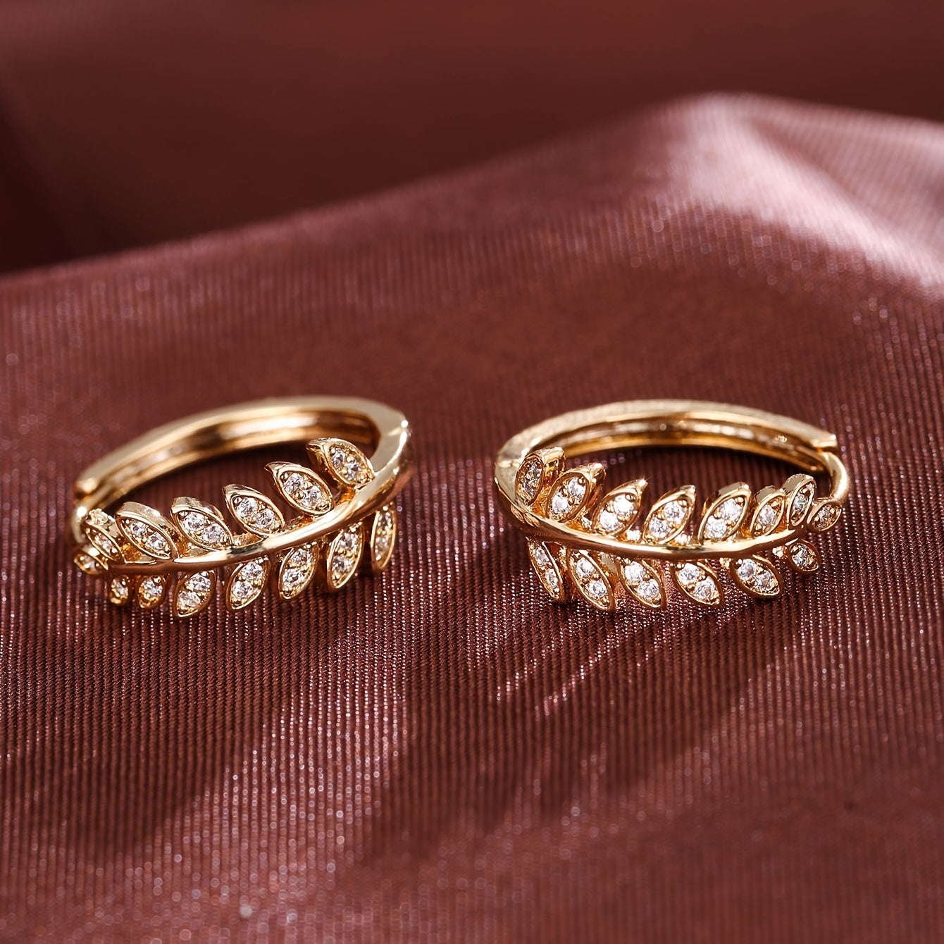 [1Pair Leaf Earrings] Zirconia Inlaid Leaf-Shaped Hoop Huggie Earrings for Women 1Pair Holiday Jewelry NovaCart
