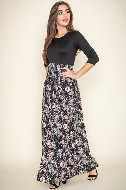 Ditsy Floral Maxi Dress See size chart under “more details” The Fashion Celestial