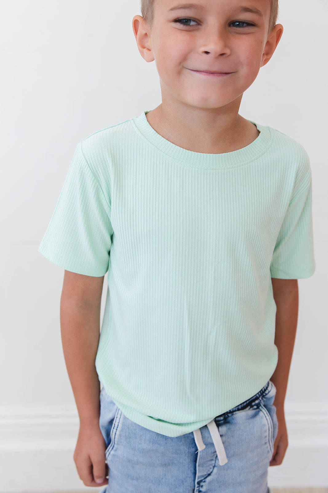 (SOLID, ribbed) Lion Around - Everyday Tee Blush Lotus