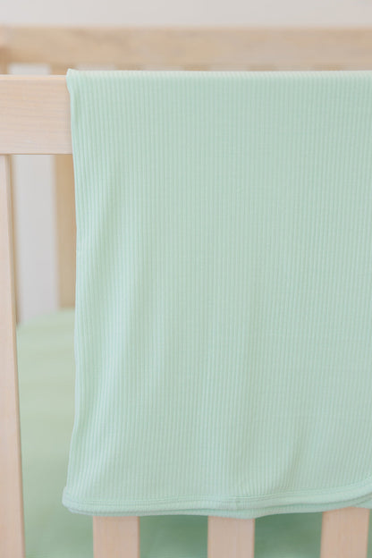 (SOLID, ribbed) Lion Around - Lightweight Blanket Blush Lotus