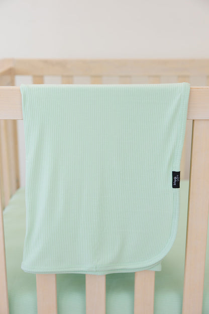 (SOLID, ribbed) Lion Around - Lightweight Blanket Blush Lotus