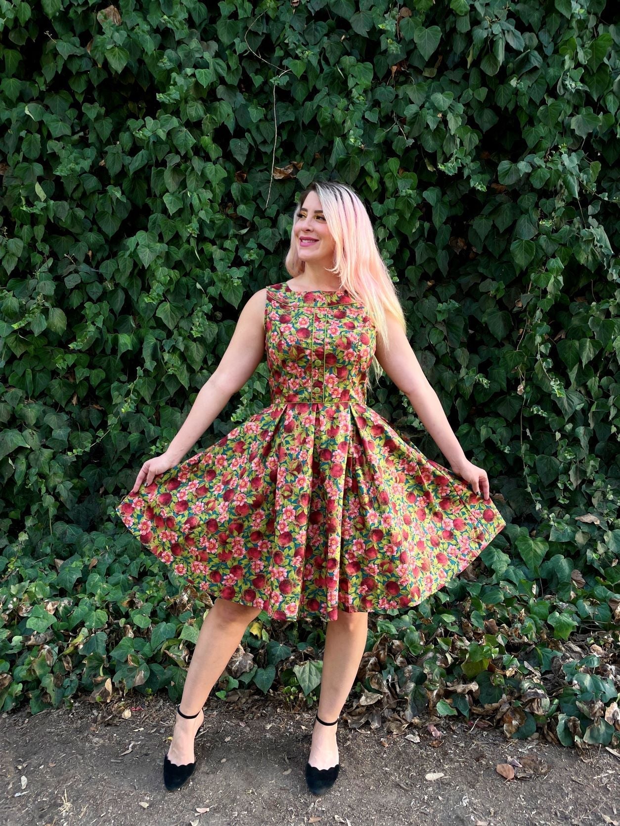 Elizabeth Dress in Pomegranate Retrolicious