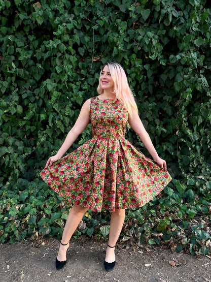 Elizabeth Dress in Pomegranate Retrolicious