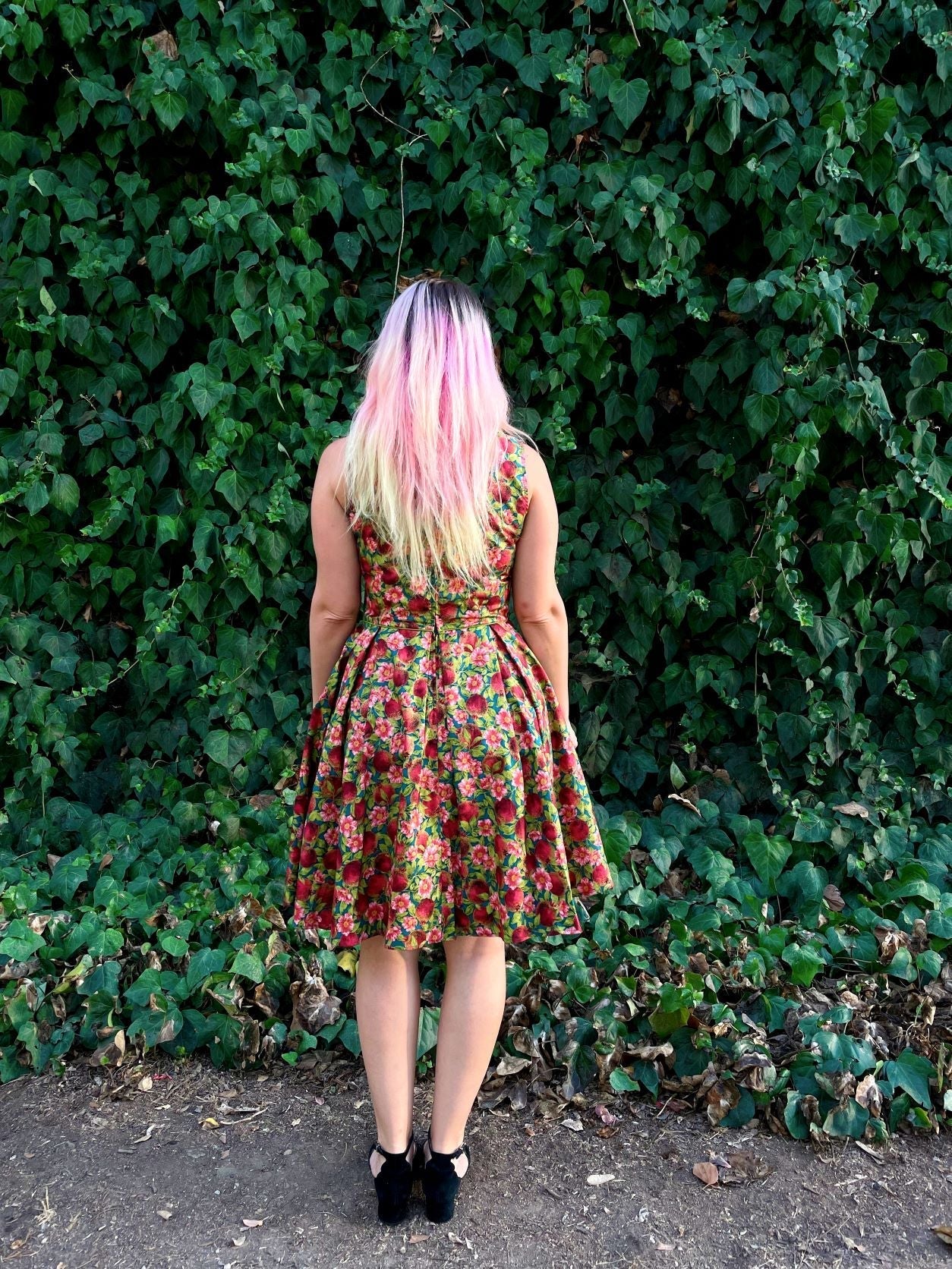Elizabeth Dress in Pomegranate Retrolicious