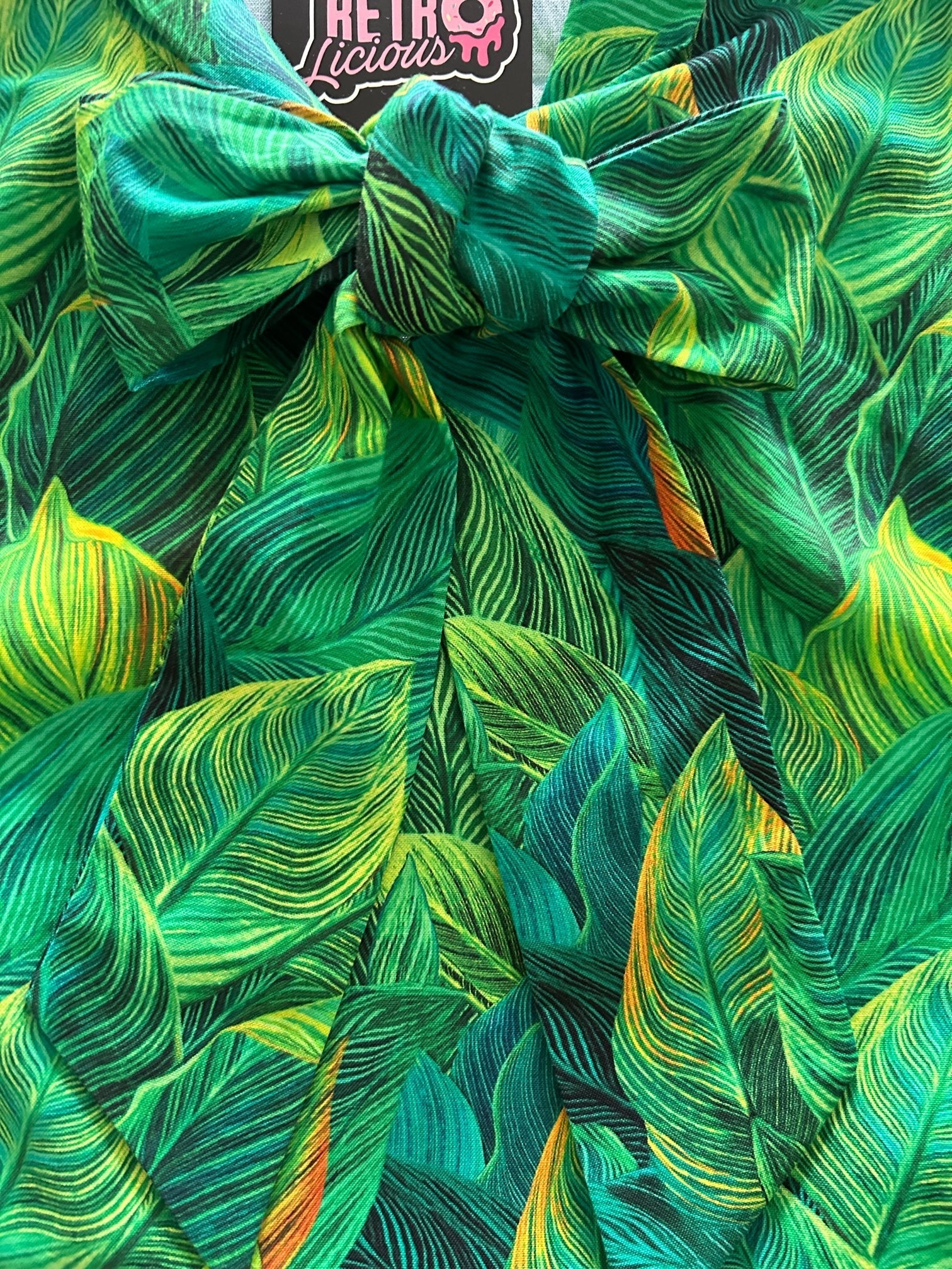 Leaves Bow Top Retrolicious