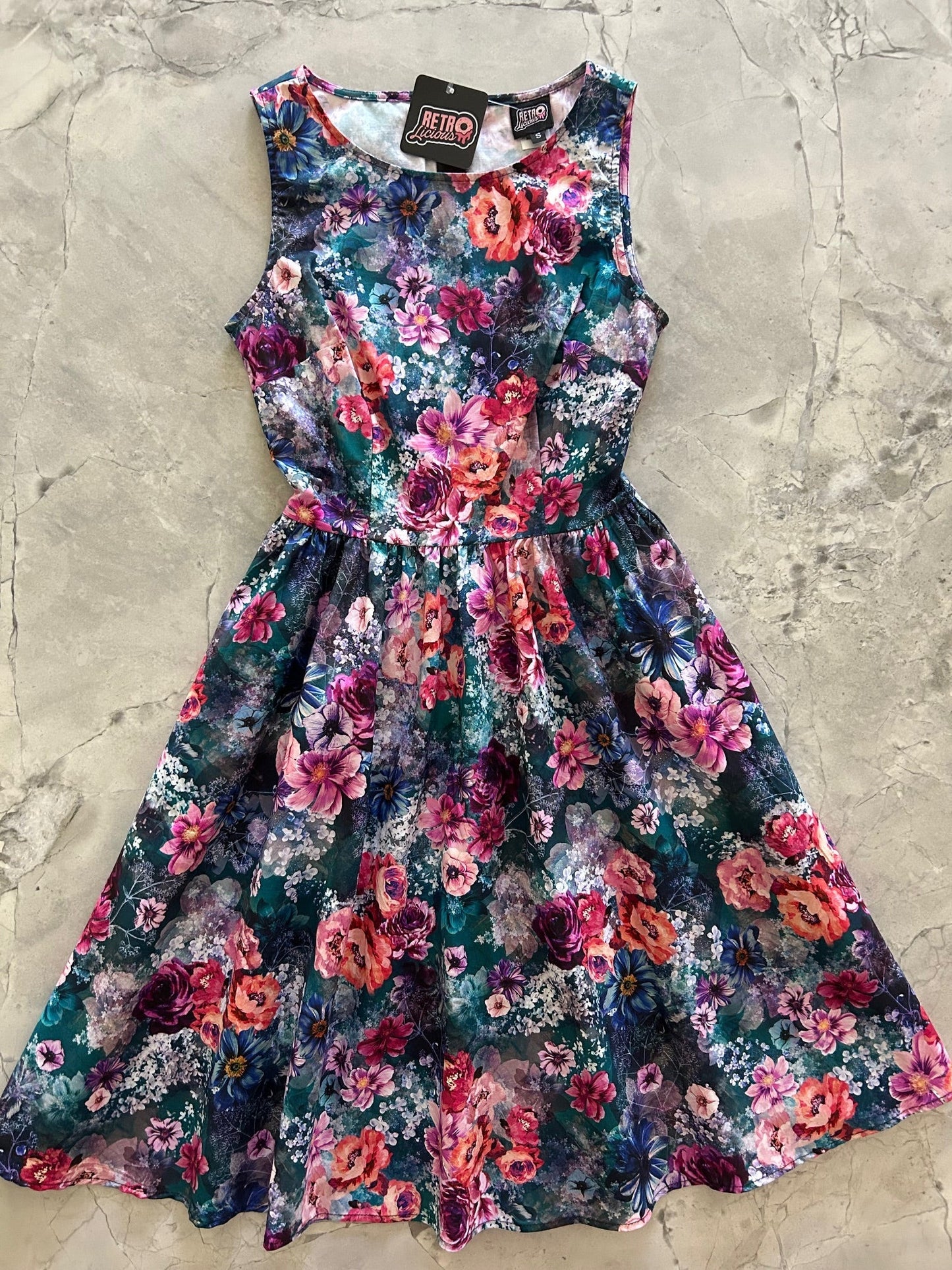 Moody Floral Vintage Dress Retrolicious