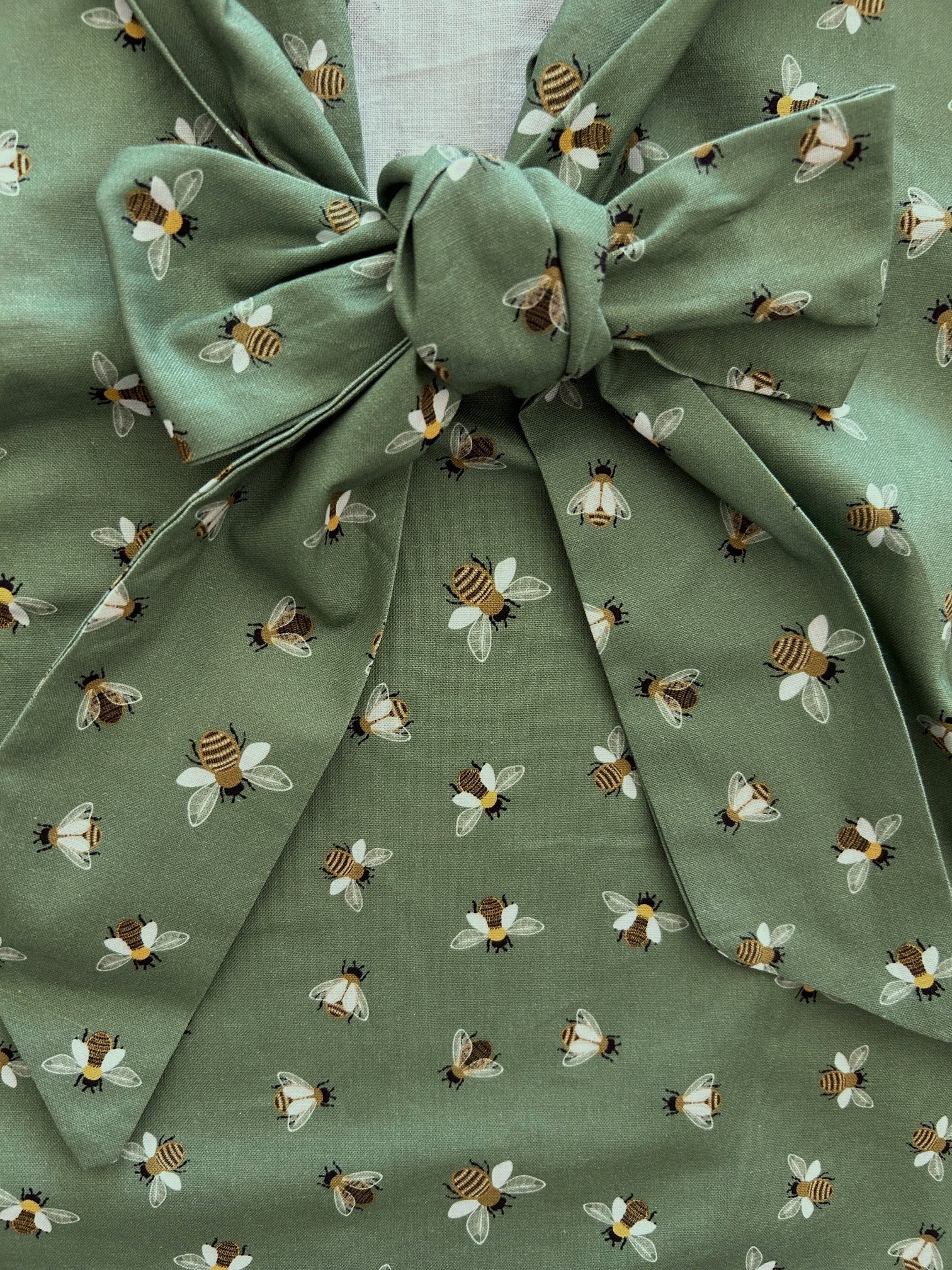 Bee Bow Top - 4X only, 1 left! Retrolicious