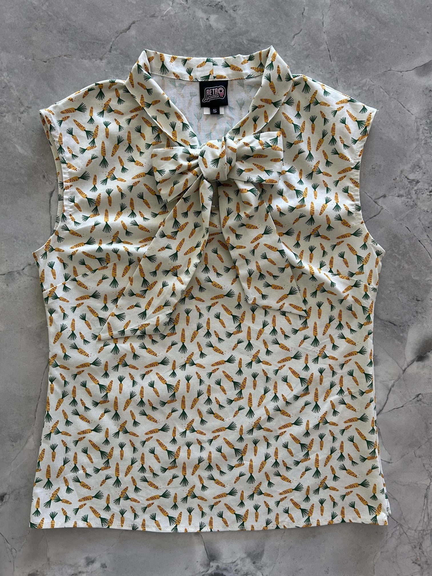Carrots Bow Top Retrolicious