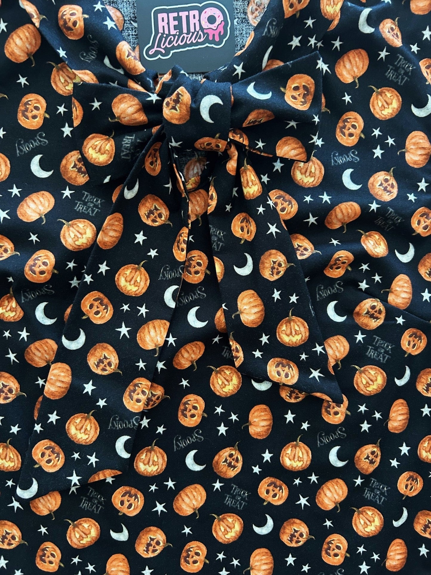 Jack-o’-lantern Bow Top Retrolicious