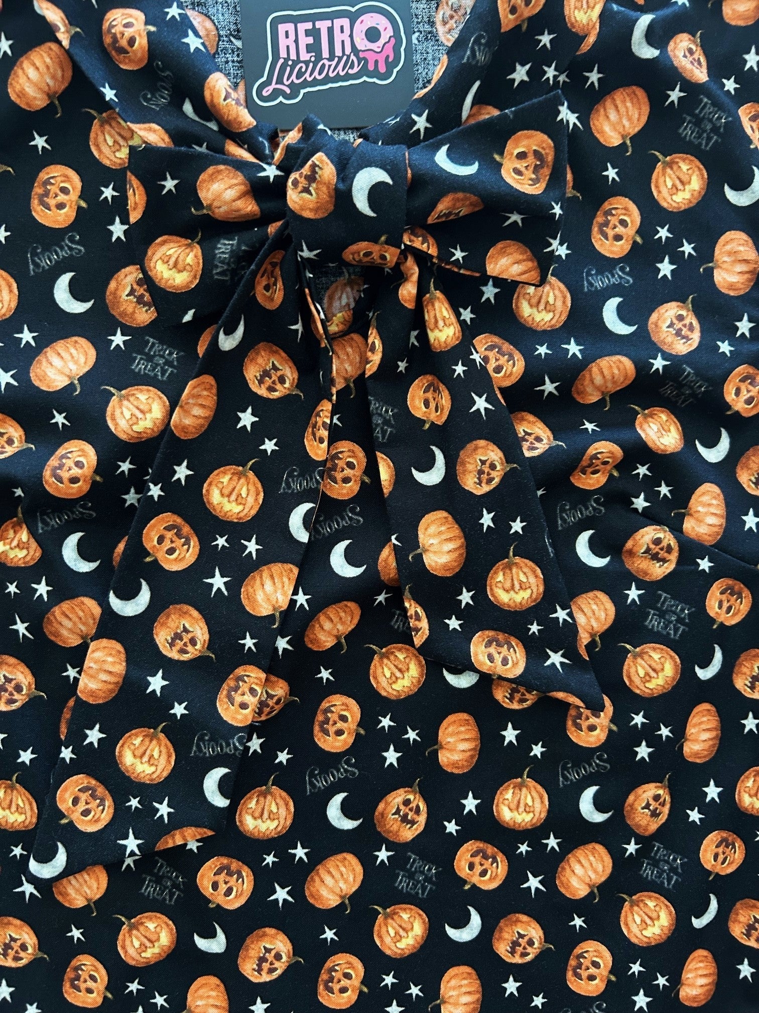 Jack-o’-lantern Bow Top Retrolicious
