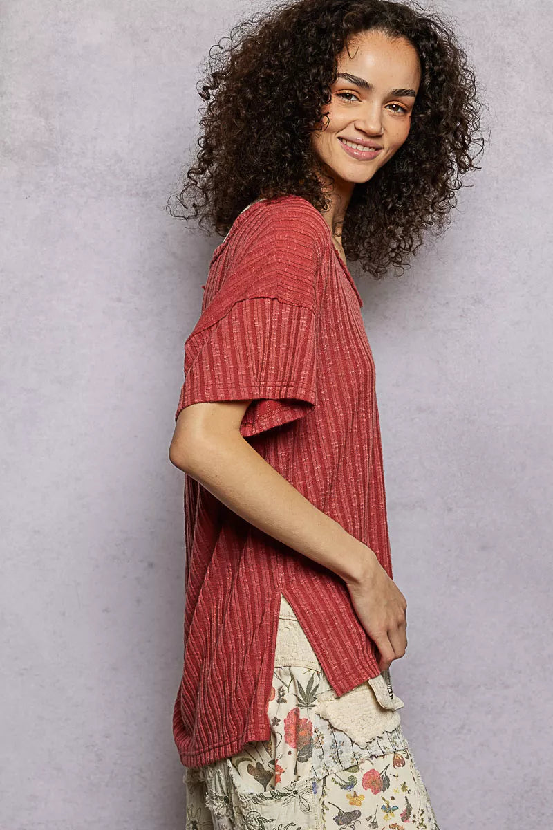 POL Ribbed Knit V-Neck Short Sleeve T-Shirt with Side Slit Montret
