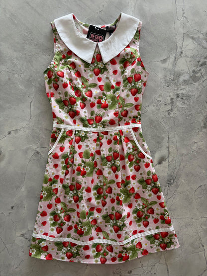 Strawberry Collared Dress - Plus Sizes only Retrolicious