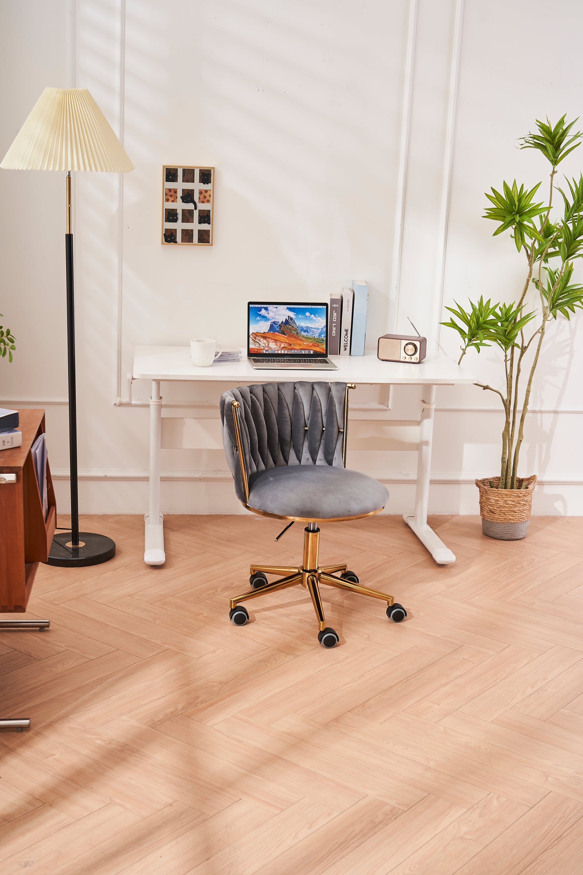 Rotating bucket chair, comfortable circular sofa chair in living room, 360 degree rotating bucket club chair (Yellow) V.I.P Digital Presence