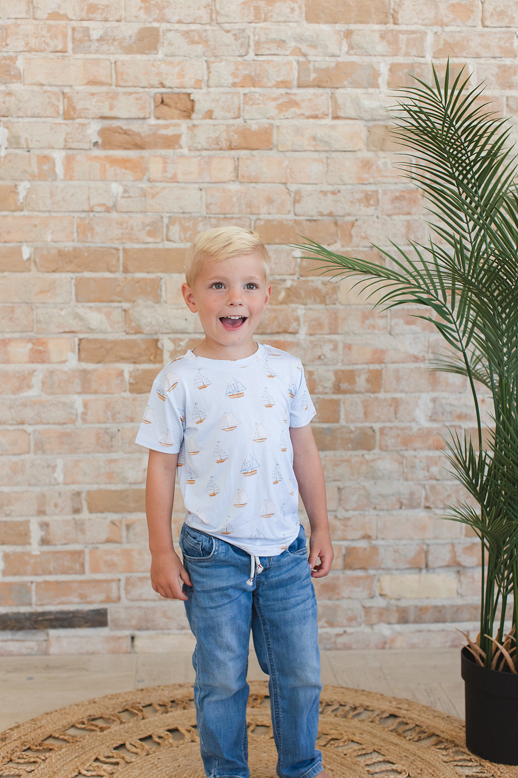 Sailboats - Everyday Tee Blush Lotus