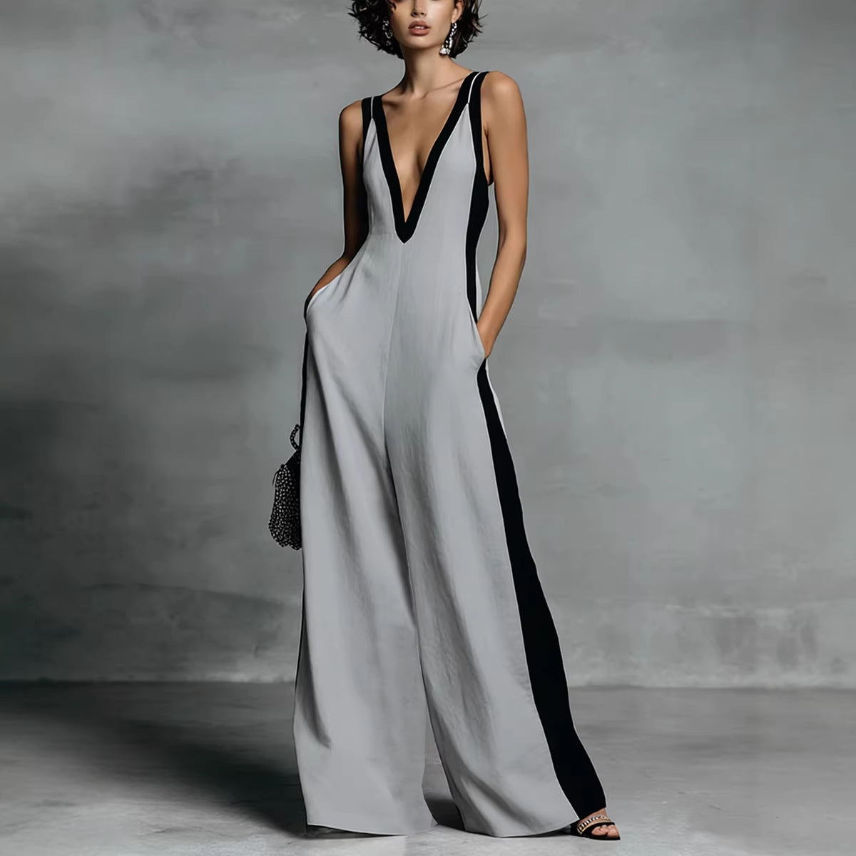 Women's Sleeveless V-Neck Contrast Color Wide-Leg Jumpsuit FitiqueFit