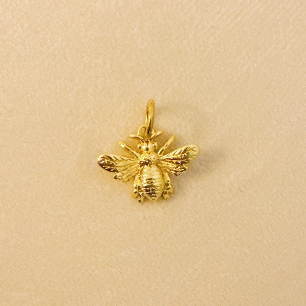 Bee The Queen Seamless Clip Charm Shop Style & More | Fresh Looks, Everyday Deals & Free Shipping