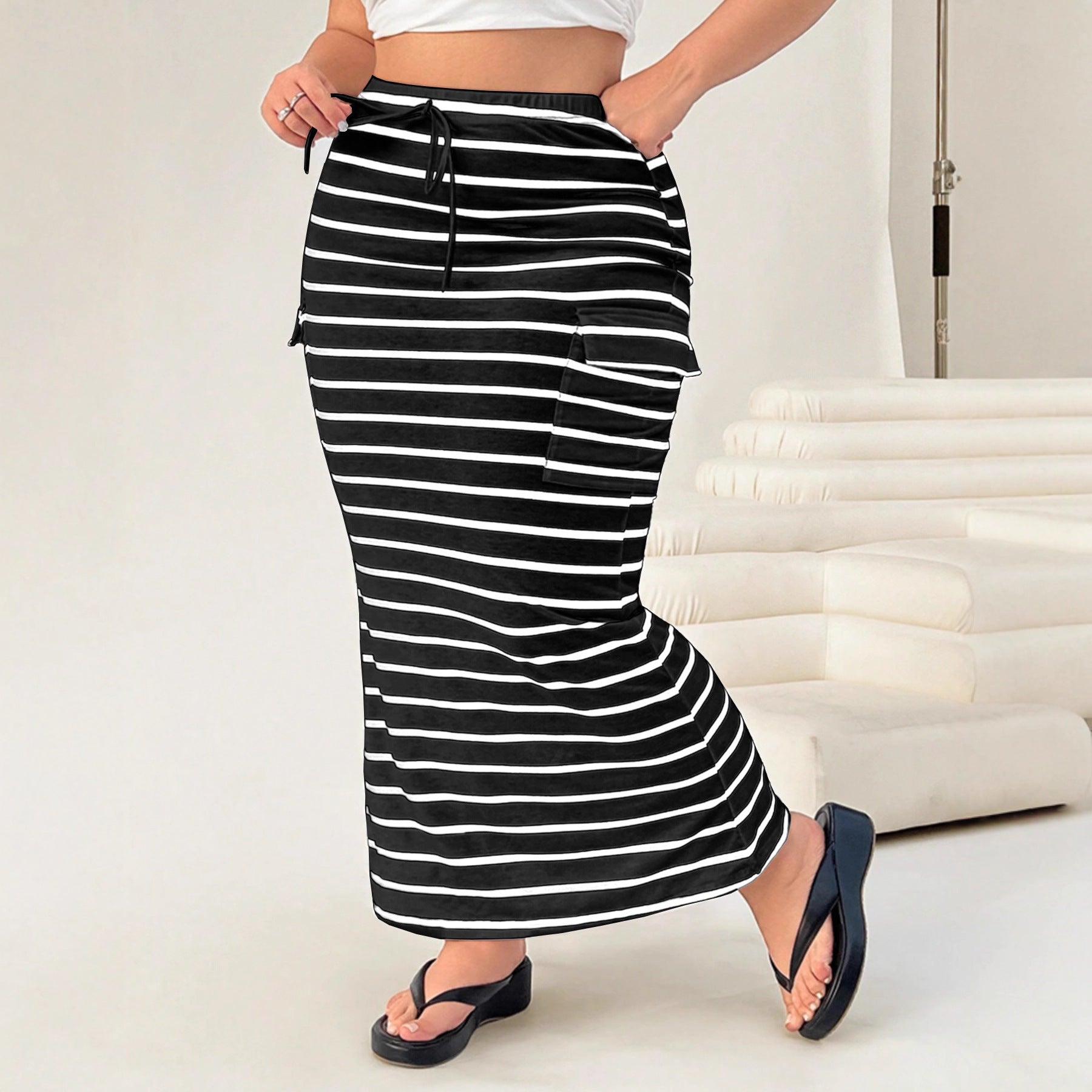 Knitted Simple Pocket Slim-fit Hip Skirt Grayceful LLC