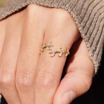 Verdant Whisper Ring Ivory Embers
