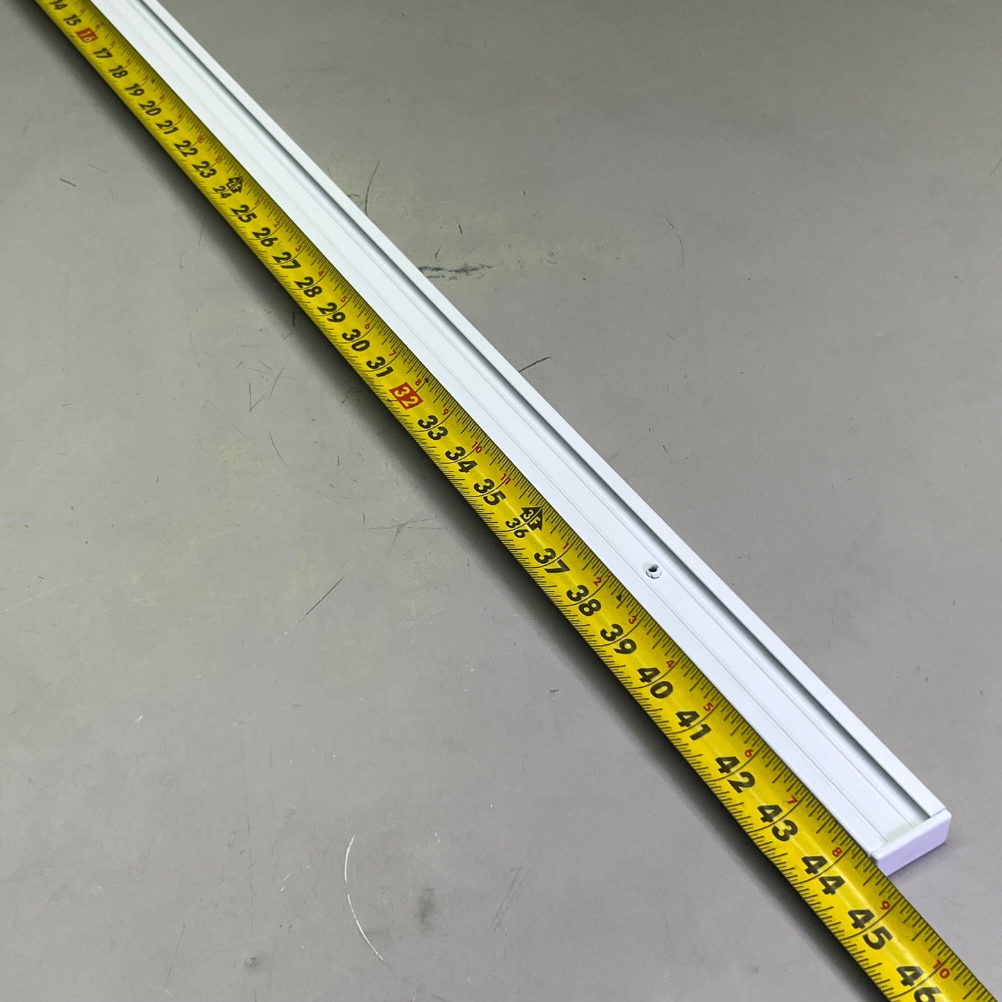 LEVITON Single Circuit Track Lighting Sz  4’, White Finish LT4P PayWut