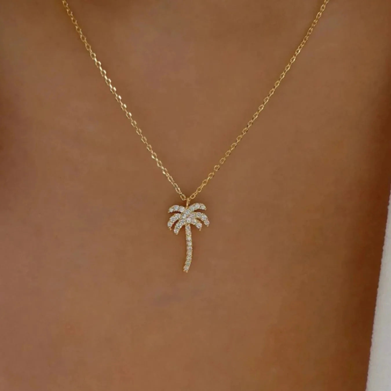 Palmlight Pendant Necklace Ivory Embers