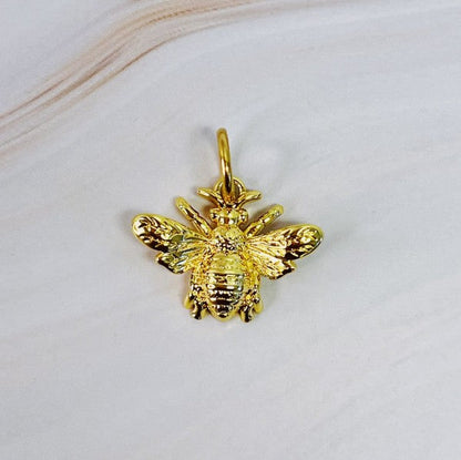 Bee The Queen Seamless Clip Charm Shop Style & More | Fresh Looks, Everyday Deals & Free Shipping