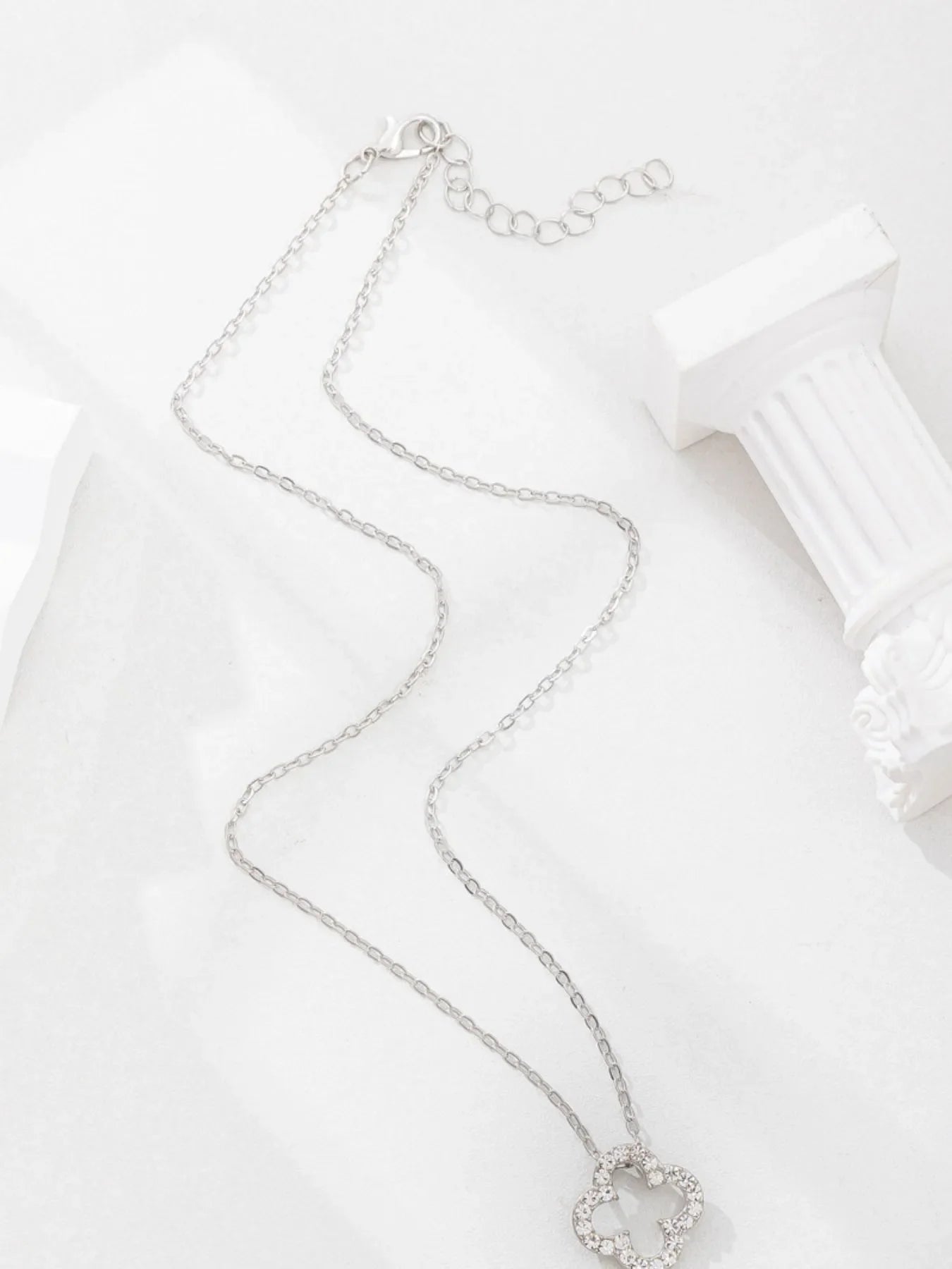 LuckyBloom Necklace Ivory Embers
