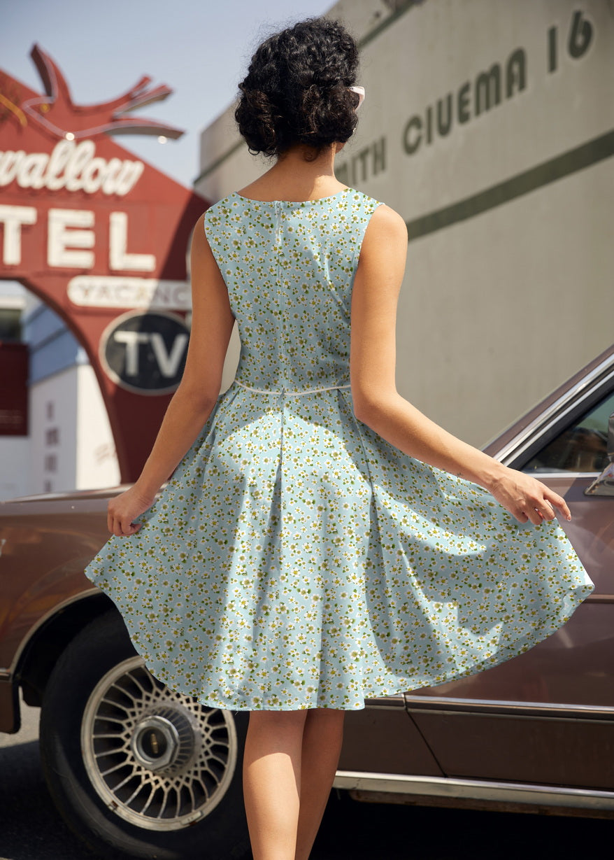Elizabeth Dress in Petite Floral Retrolicious