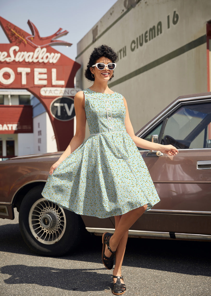 Elizabeth Dress in Petite Floral Retrolicious