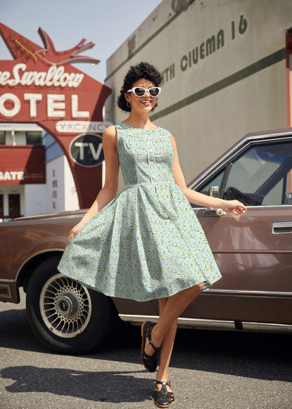 Elizabeth Dress in Petite Floral Retrolicious