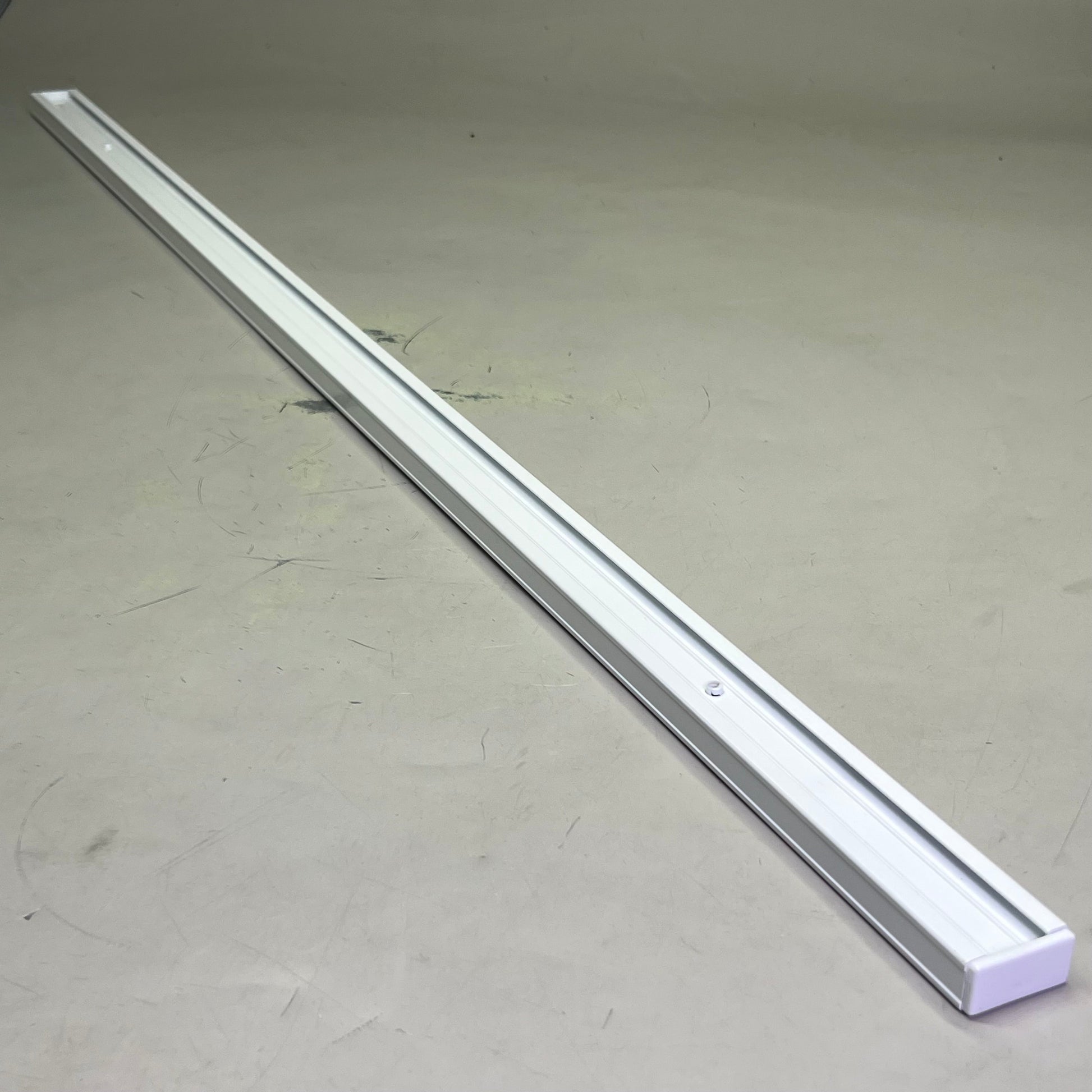 LEVITON Single Circuit Track Lighting Sz  4’, White Finish LT4P PayWut