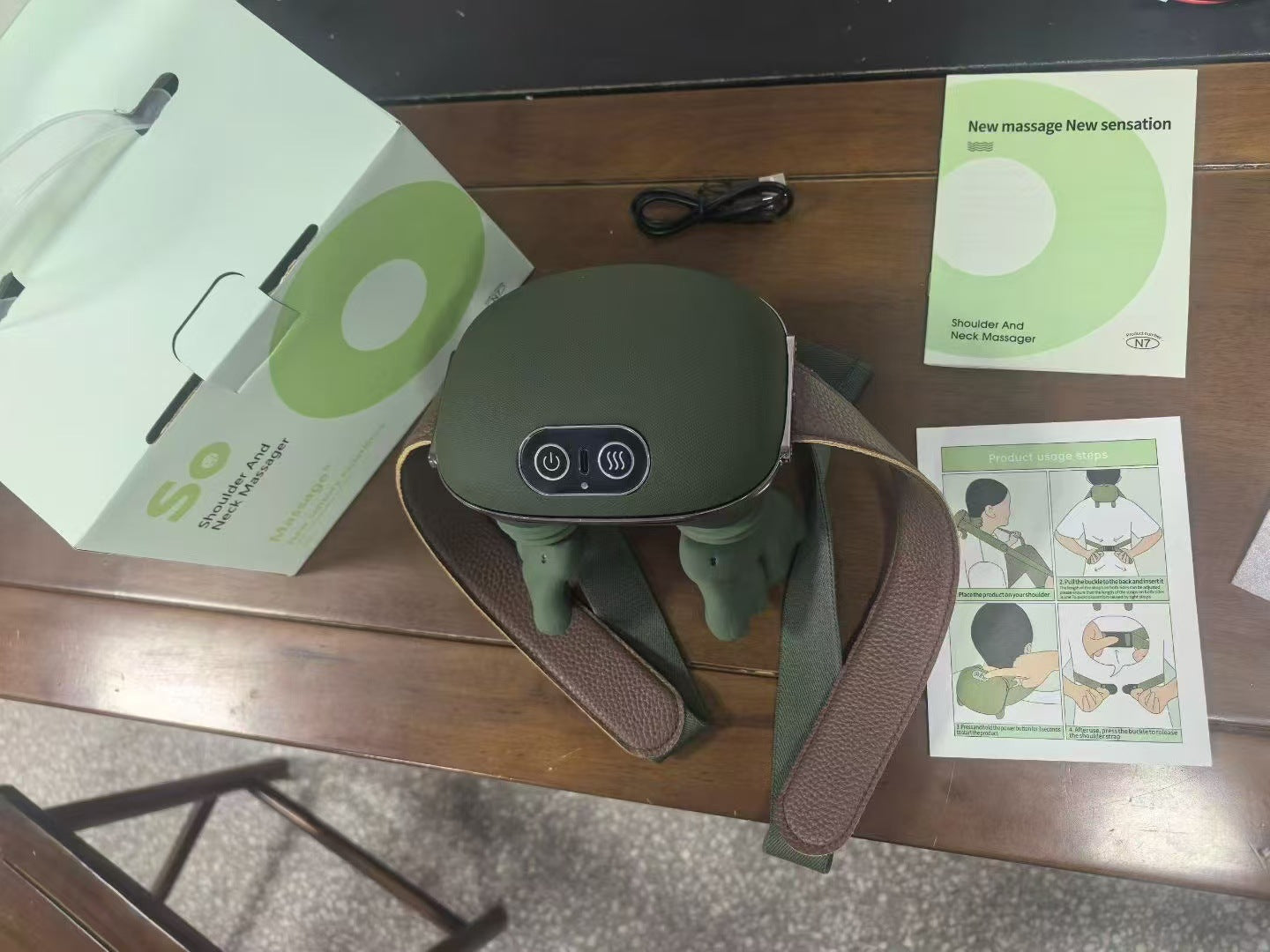 Master Hand Shoulder & Neck Massager with Heat Compress SmartPursue™