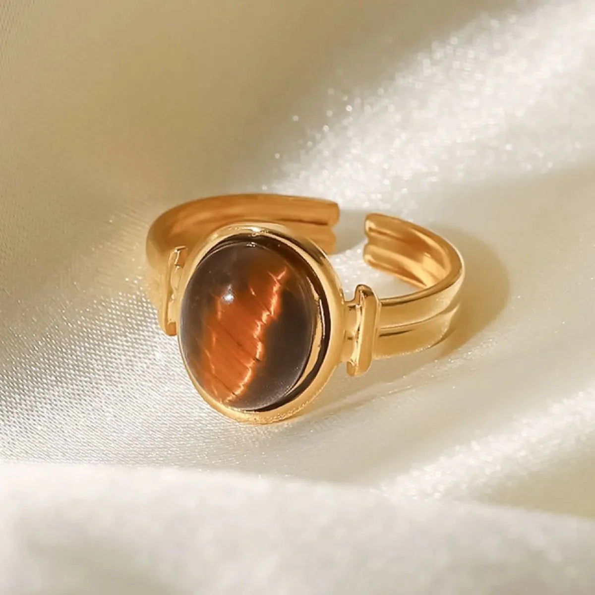 EmberStone Vintage Ring Ivory Embers