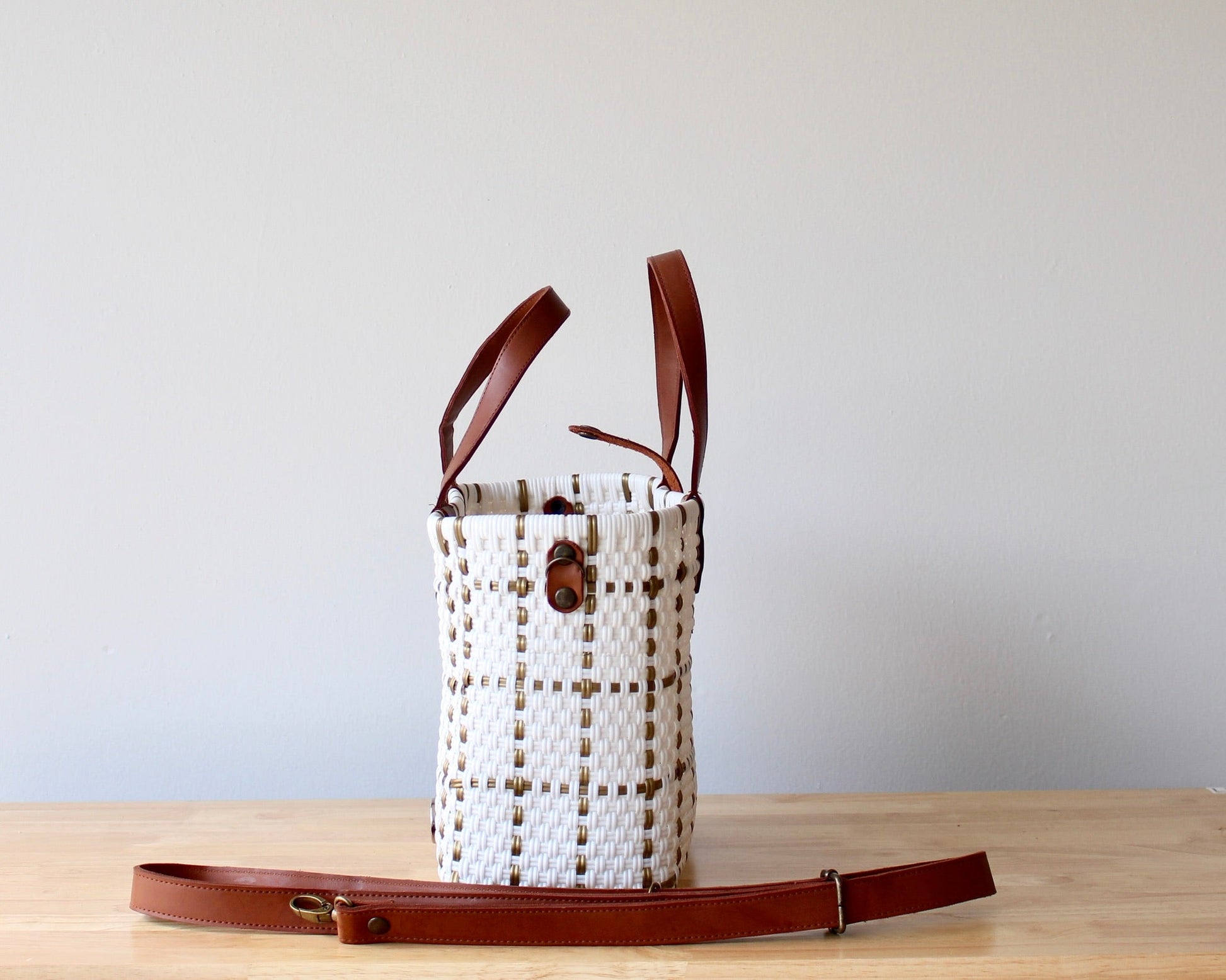 White & Gold Vida Purse with Leather MexiMexi