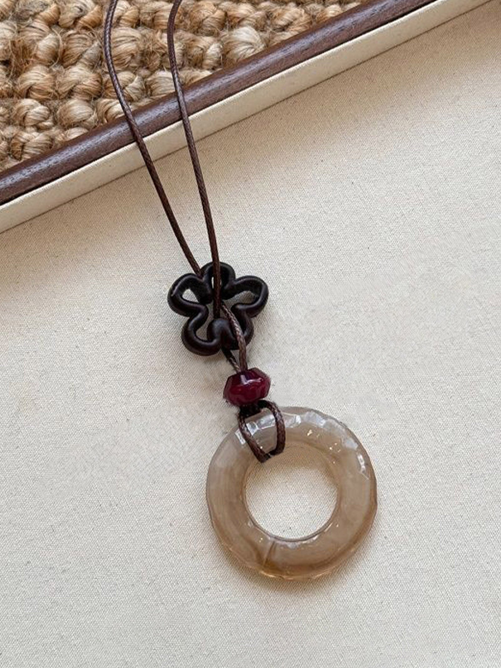 Long Pendant Necklace With Marbled Design LINTICO