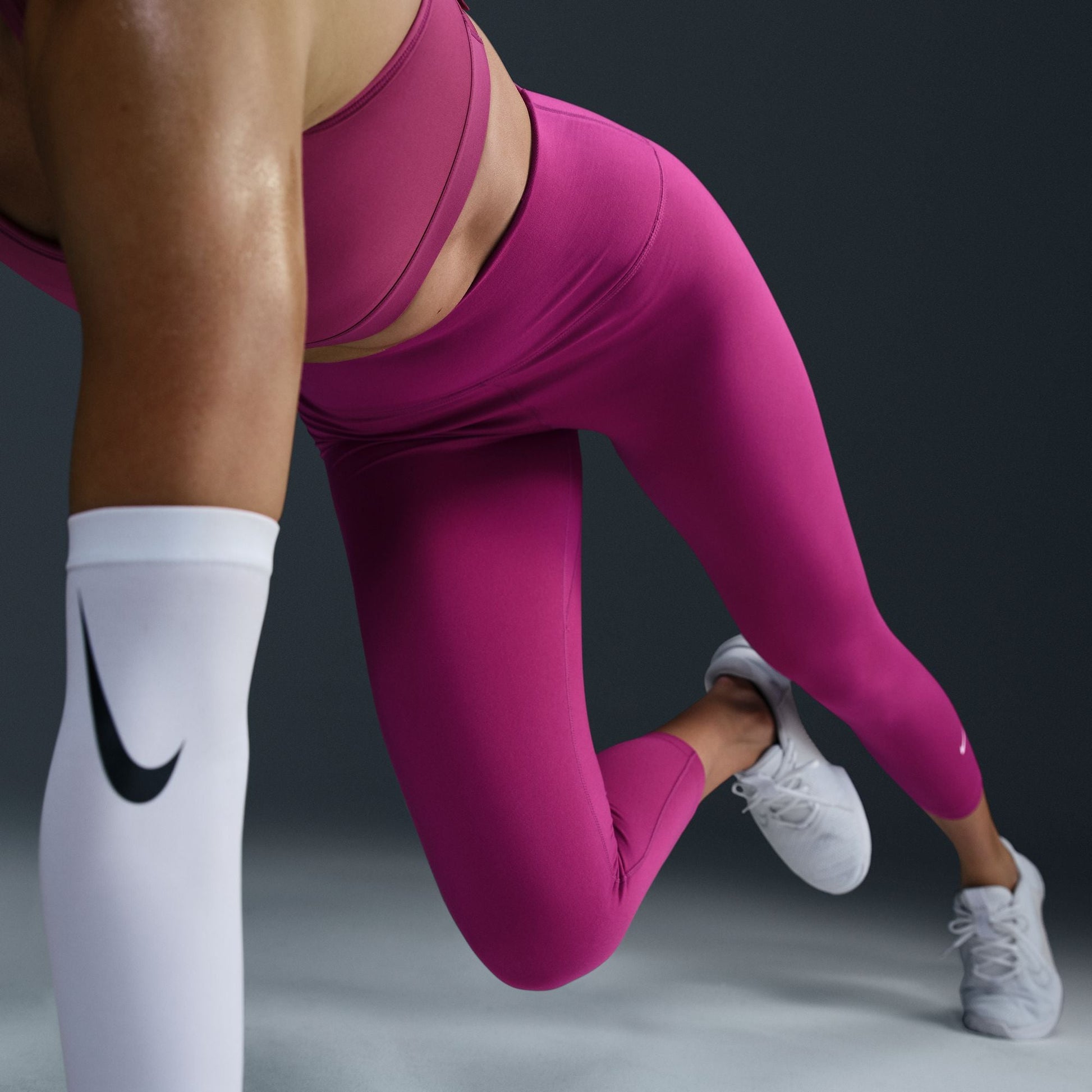 Nike Womens Therma-Fit One Hot Leggings - Fuchsia/White Denim Exchange