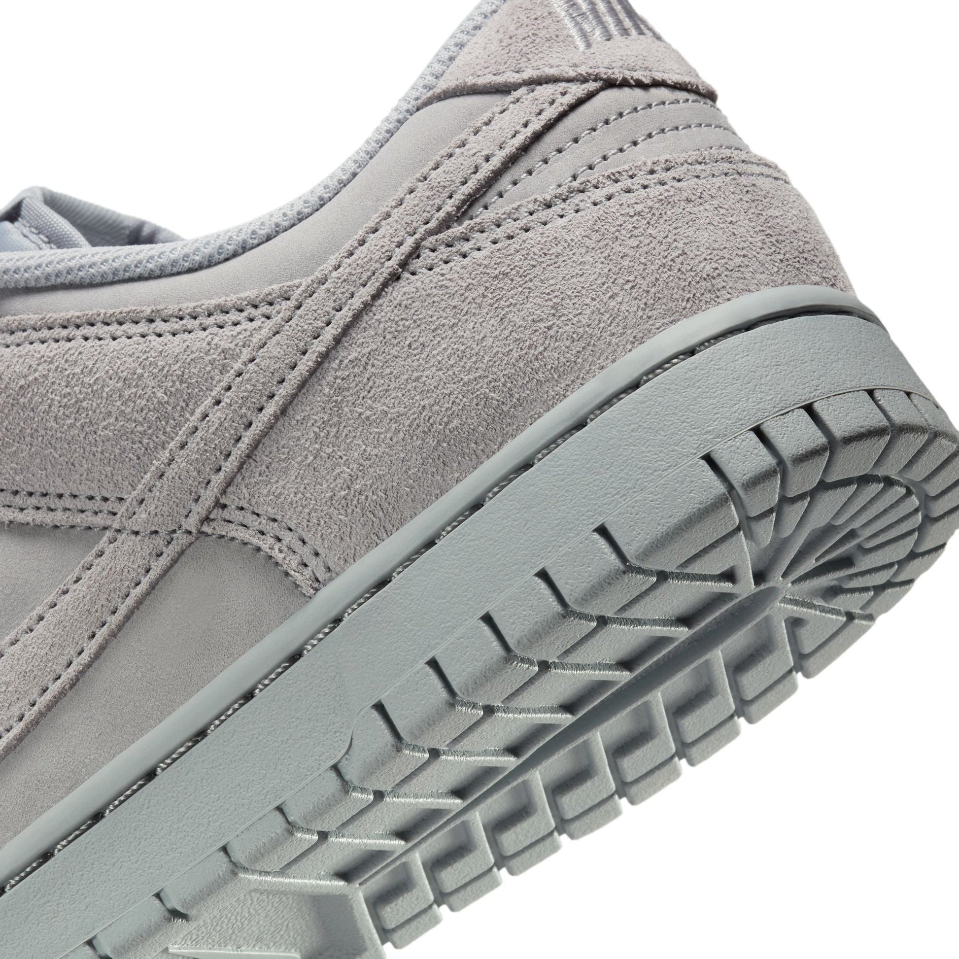 Nike Mens Dunk Low Retro SE - Wolf Grey Denim Exchange