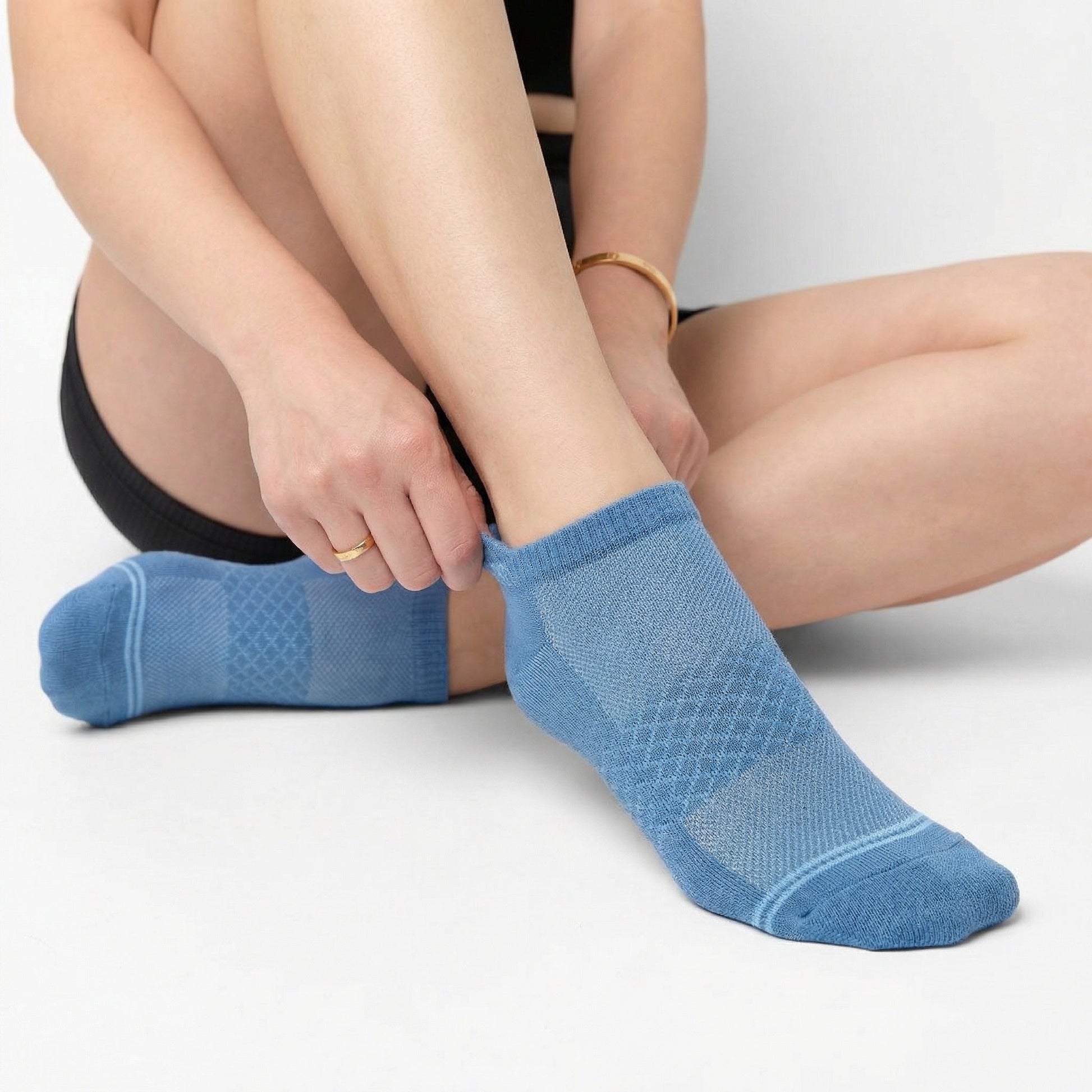 Cozy Ankle Socks 4-Pack DeadSoxy