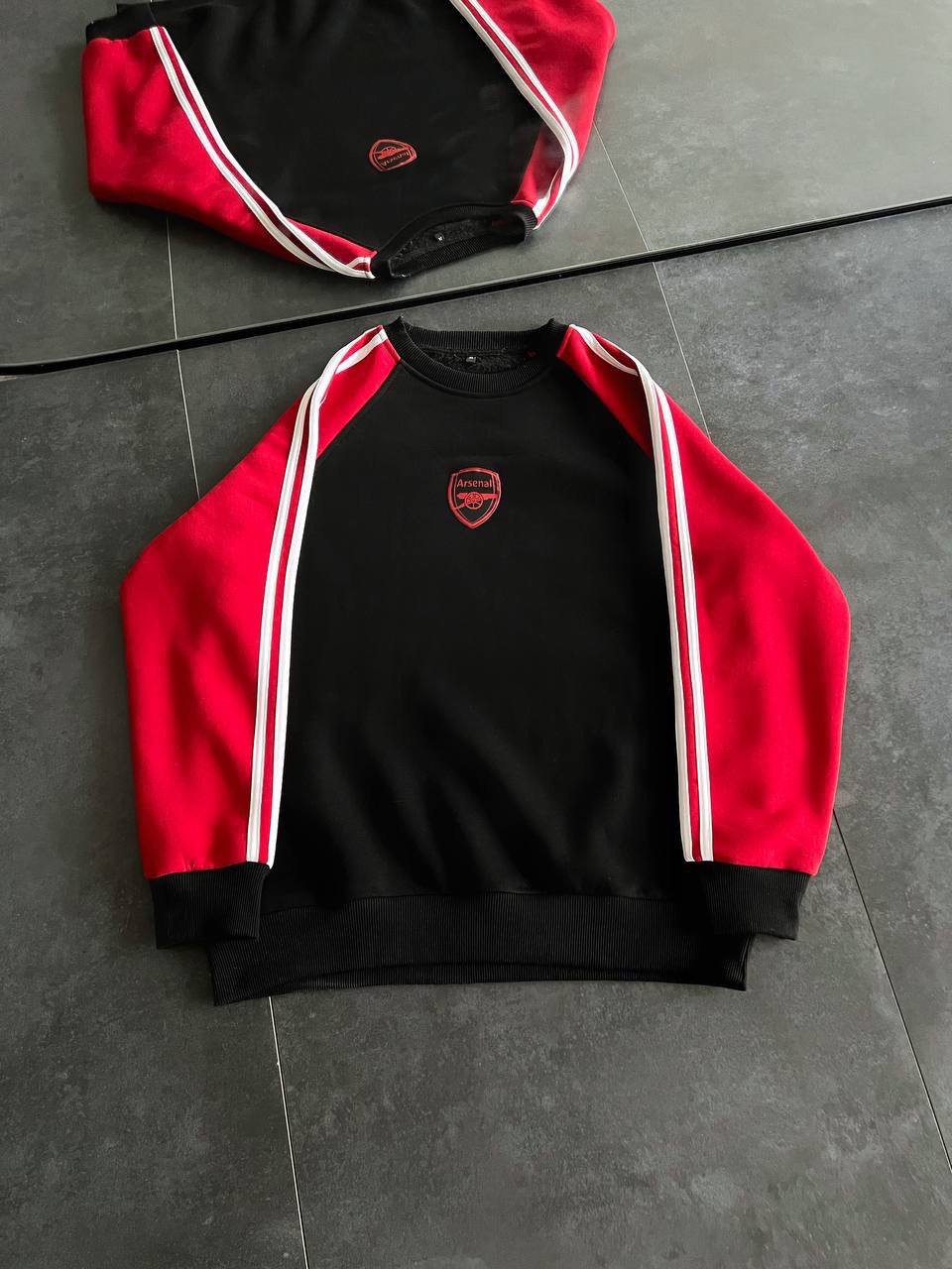 Arsenal Logo Black and Red Sweatshirt - Stylish Fan Apparel Withinblack