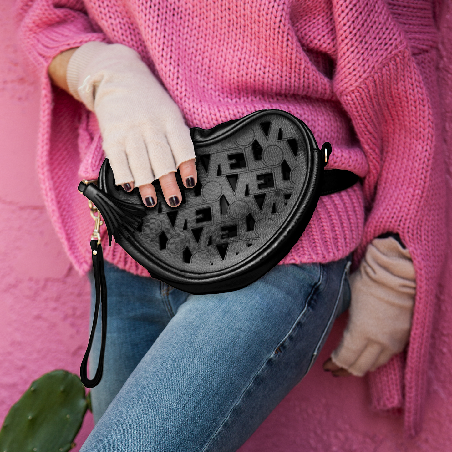 LOVE CROSSBODY Love, Zero Negative