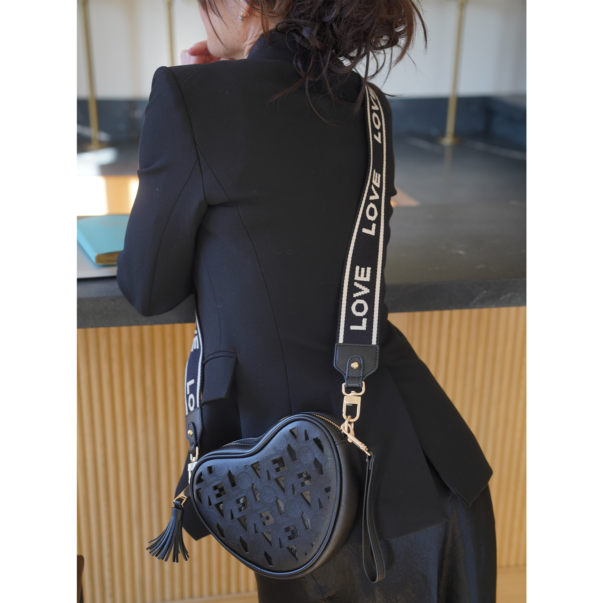 LOVE STRAP Love, Zero Negative